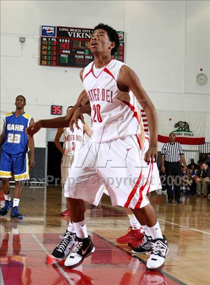 Thumbnail 2 in Mater Dei vs. Gahr (Pangos Dream Classic) photogallery.