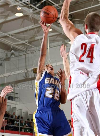 Thumbnail 2 in Mater Dei vs. Gahr (Pangos Dream Classic) photogallery.