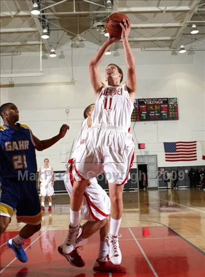 Thumbnail 1 in Mater Dei vs. Gahr (Pangos Dream Classic) photogallery.