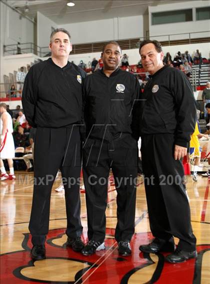 Thumbnail 1 in Mater Dei vs. Gahr (Pangos Dream Classic) photogallery.