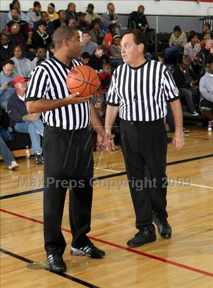 Thumbnail 3 in Mater Dei vs. Gahr (Pangos Dream Classic) photogallery.