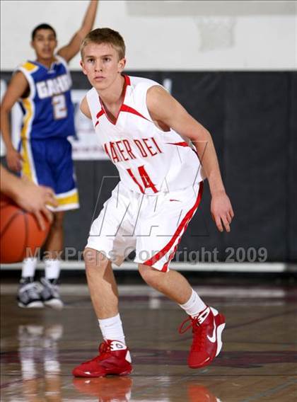 Thumbnail 1 in Mater Dei vs. Gahr (Pangos Dream Classic) photogallery.