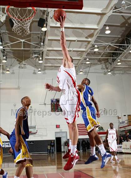 Thumbnail 1 in Mater Dei vs. Gahr (Pangos Dream Classic) photogallery.