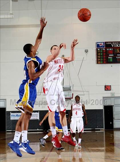 Thumbnail 3 in Mater Dei vs. Gahr (Pangos Dream Classic) photogallery.