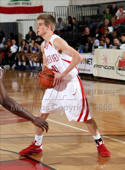 Thumbnail 2 in Mater Dei vs. Gahr (Pangos Dream Classic) photogallery.