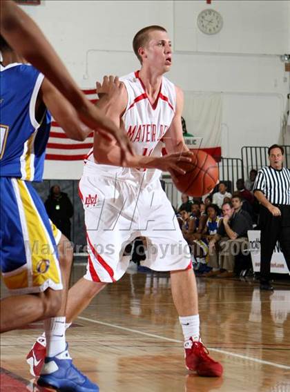 Thumbnail 1 in Mater Dei vs. Gahr (Pangos Dream Classic) photogallery.