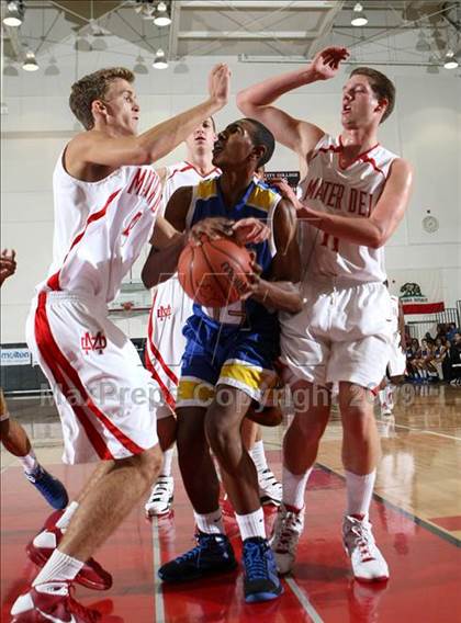 Thumbnail 1 in Mater Dei vs. Gahr (Pangos Dream Classic) photogallery.