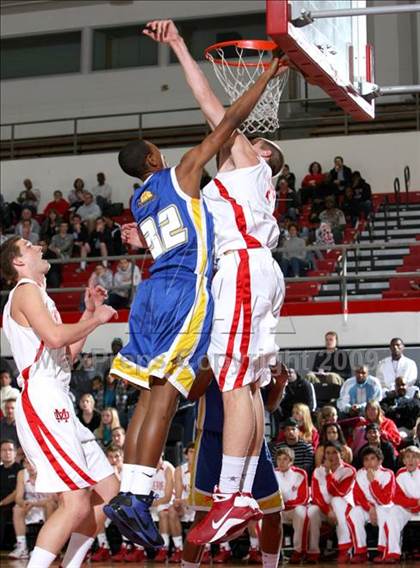 Thumbnail 2 in Mater Dei vs. Gahr (Pangos Dream Classic) photogallery.