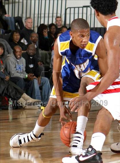 Thumbnail 2 in Mater Dei vs. Gahr (Pangos Dream Classic) photogallery.