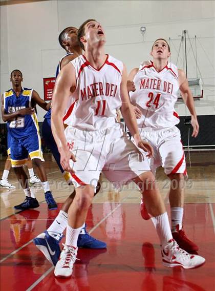 Thumbnail 3 in Mater Dei vs. Gahr (Pangos Dream Classic) photogallery.
