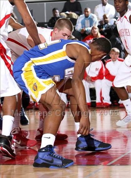 Thumbnail 2 in Mater Dei vs. Gahr (Pangos Dream Classic) photogallery.