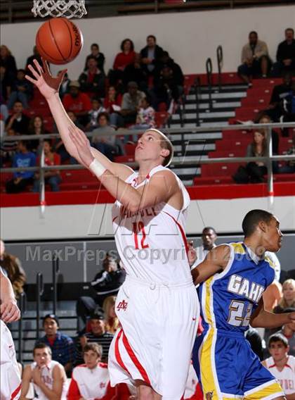 Thumbnail 2 in Mater Dei vs. Gahr (Pangos Dream Classic) photogallery.