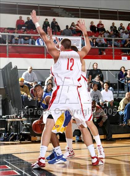 Thumbnail 2 in Mater Dei vs. Gahr (Pangos Dream Classic) photogallery.