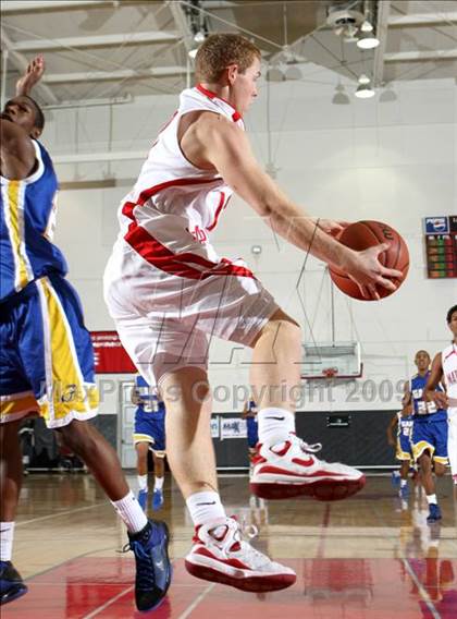 Thumbnail 3 in Mater Dei vs. Gahr (Pangos Dream Classic) photogallery.