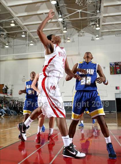 Thumbnail 2 in Mater Dei vs. Gahr (Pangos Dream Classic) photogallery.