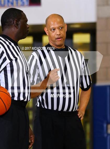 Thumbnail 2 in Cantwell-Sacred Heart vs. Narbonne (MLK Day Showdown) photogallery.