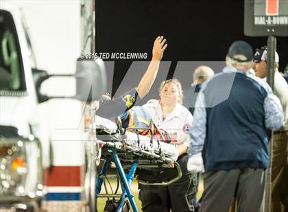 Thumbnail 2 in Wynne vs Morrilton (AHSAA 5A 1st Round) photogallery.