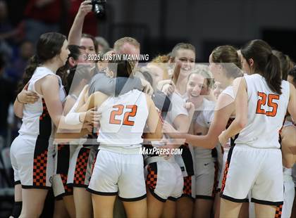 Thumbnail 2 in Dover vs. Lamar (AAA 3A State Final) photogallery.