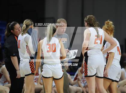 Thumbnail 1 in Dover vs. Lamar (AAA 3A State Final) photogallery.