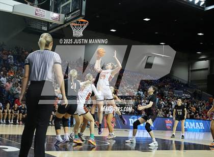 Thumbnail 1 in Dover vs. Lamar (AAA 3A State Final) photogallery.