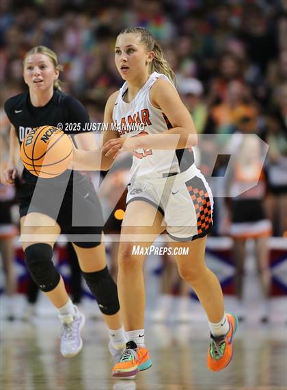 Thumbnail 2 in Dover vs. Lamar (AAA 3A State Final) photogallery.