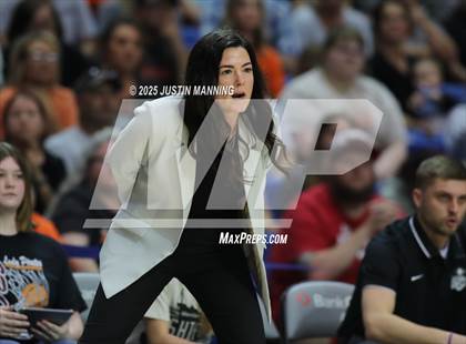 Thumbnail 1 in Dover vs. Lamar (AAA 3A State Final) photogallery.