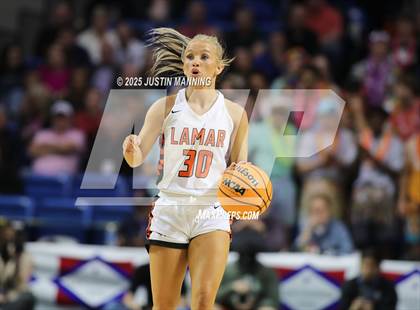 Thumbnail 1 in Dover vs. Lamar (AAA 3A State Final) photogallery.
