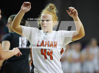 Thumbnail 3 in Dover vs. Lamar (AAA 3A State Final) photogallery.