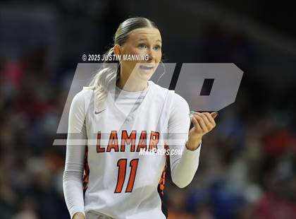 Thumbnail 1 in Dover vs. Lamar (AAA 3A State Final) photogallery.