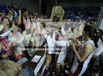 Thumbnail 2 in Dover vs. Lamar (AAA 3A State Final) photogallery.
