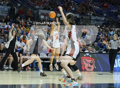 Thumbnail 3 in Dover vs. Lamar (AAA 3A State Final) photogallery.