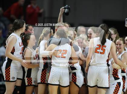 Thumbnail 1 in Dover vs. Lamar (AAA 3A State Final) photogallery.