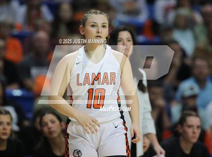 Thumbnail 3 in Dover vs. Lamar (AAA 3A State Final) photogallery.