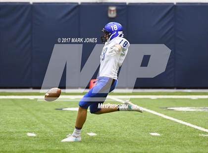 Thumbnail 2 in Northwest Christian vs. Fountain Hills (Kick-Off Classic) photogallery.
