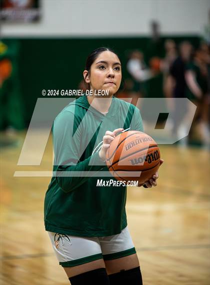Thumbnail 2 in Donna North @ Harlingen South photogallery.