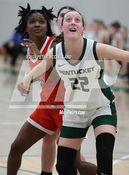Thumbnail 3 in Pentucket Regional vs. Pope Francis Prep (MIAA Division 3 Round of 32) photogallery.