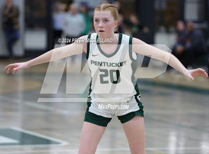 Thumbnail 2 in Pentucket Regional vs. Pope Francis Prep (MIAA Division 3 Round of 32) photogallery.