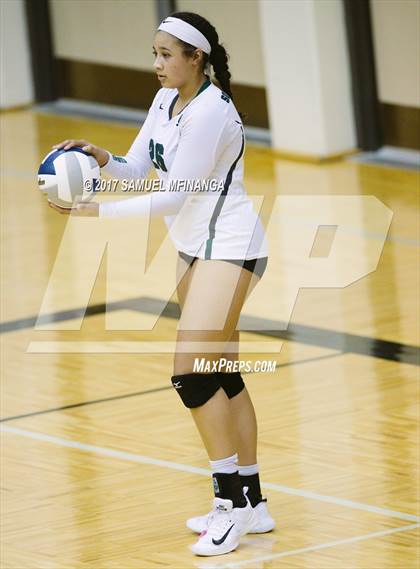 Thumbnail 3 in Lincoln Southwest vs. Lincoln Southeast (Heartland Athletic Conference) photogallery.
