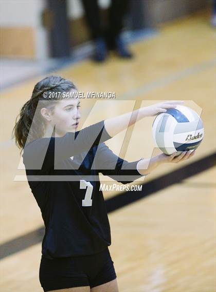 Thumbnail 2 in Lincoln Southwest vs. Lincoln Southeast (Heartland Athletic Conference) photogallery.