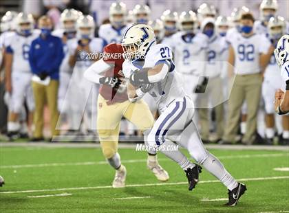 Thumbnail 3 in Brother Martin vs. Jesuit photogallery.
