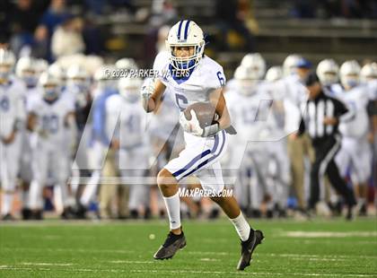 Thumbnail 3 in Brother Martin vs. Jesuit photogallery.