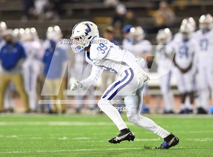 Thumbnail 3 in Brother Martin vs. Jesuit photogallery.