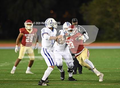 Thumbnail 3 in Brother Martin vs. Jesuit photogallery.