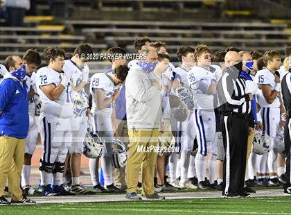 Thumbnail 2 in Brother Martin vs. Jesuit photogallery.