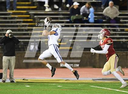 Thumbnail 2 in Brother Martin vs. Jesuit photogallery.