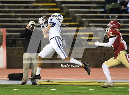 Thumbnail 3 in Brother Martin vs. Jesuit photogallery.