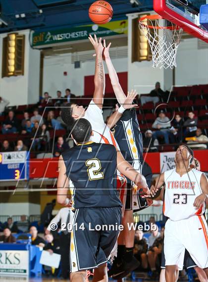 Thumbnail 2 in Greece Athena vs Spring Valley (Slam Dunk Tournament) photogallery.