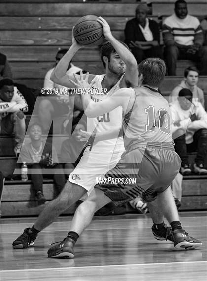 Thumbnail 2 in Grimsley @ Terry Sanford photogallery.