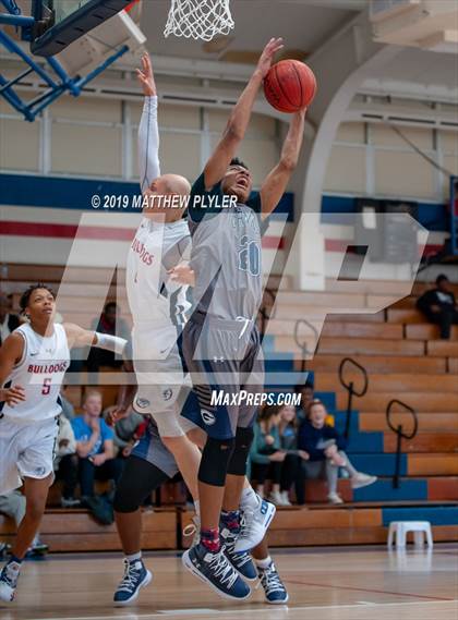 Thumbnail 2 in Grimsley @ Terry Sanford photogallery.
