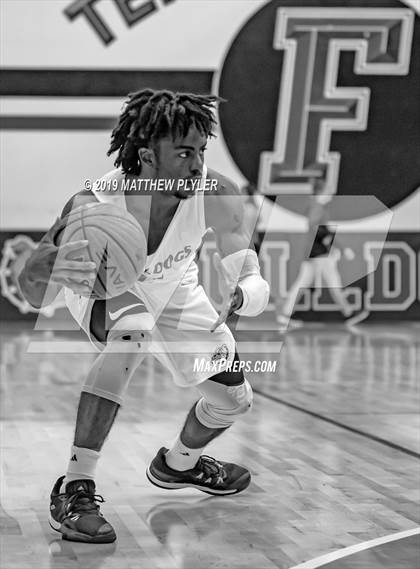 Thumbnail 1 in Grimsley @ Terry Sanford photogallery.